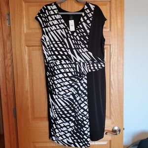 NWT Black and White Cap Sleeve Wrap Dress